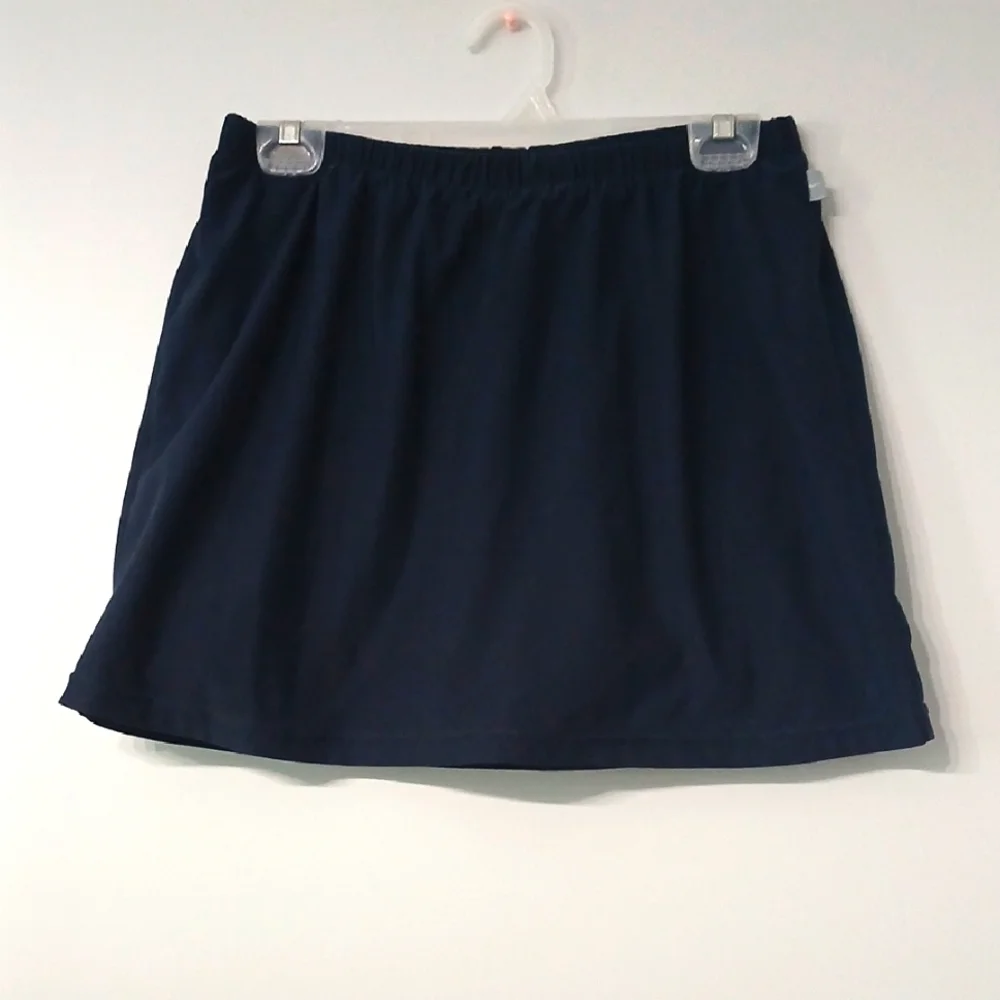 Marine blue Nike skort, Large size, pre-owned excellent conditions